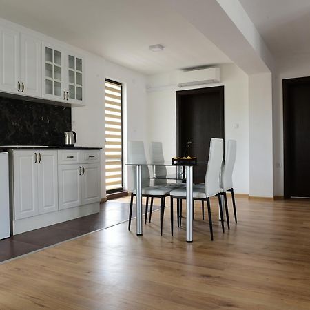 Hotel Active Apartments 타르고비쉬테 외부 사진